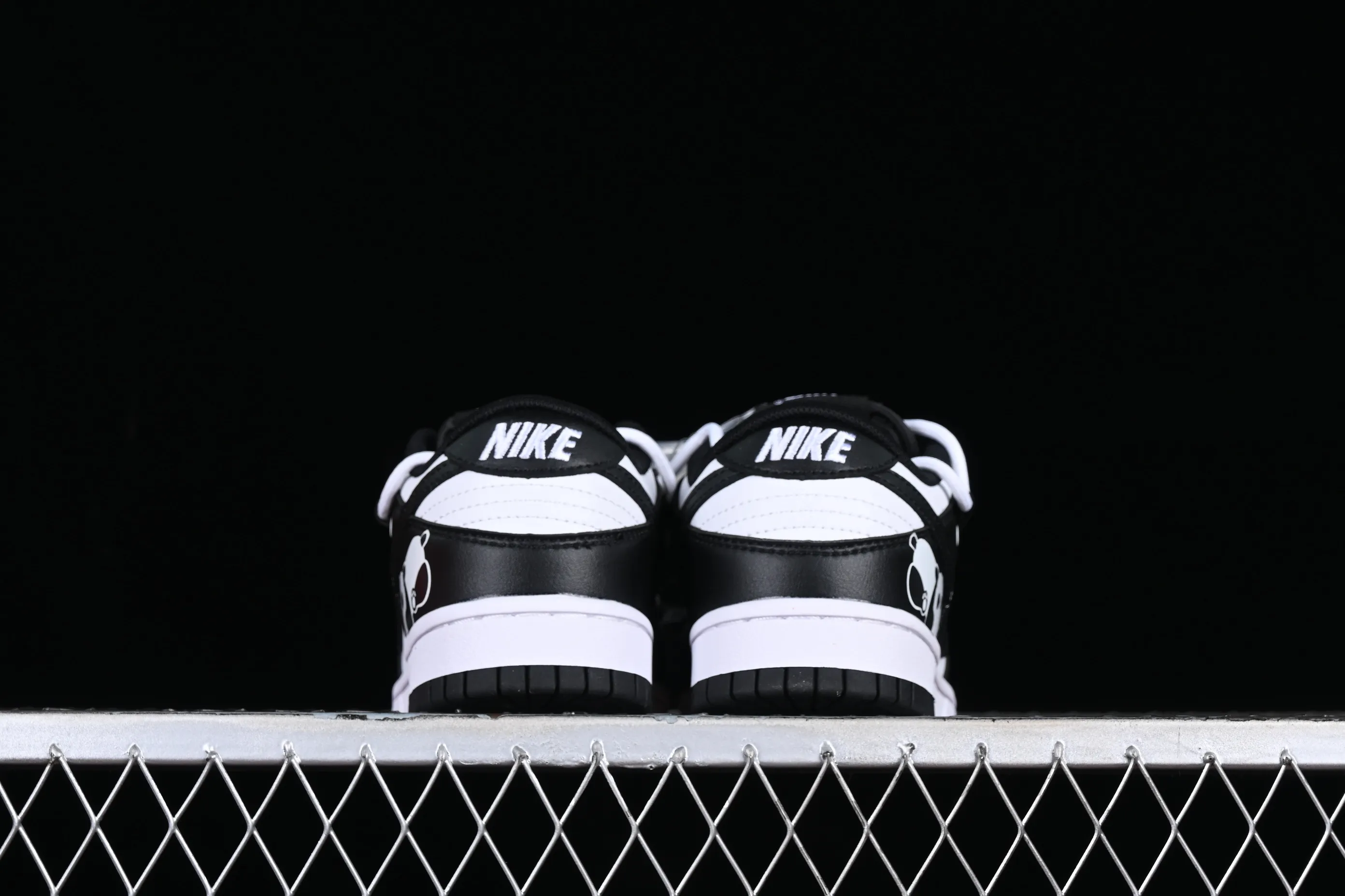 All Categories Nk SB Dunk Series Nk SB Dunk Low Low-top sneakers Nk Dunk Low Black and White Panda Customized version of deconstructed strap casual sneakers DD1391-100